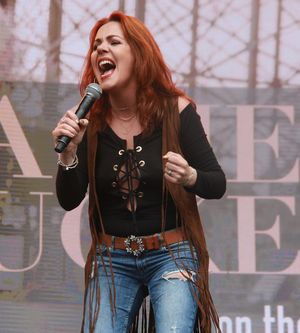 Rachel Tucker Photo