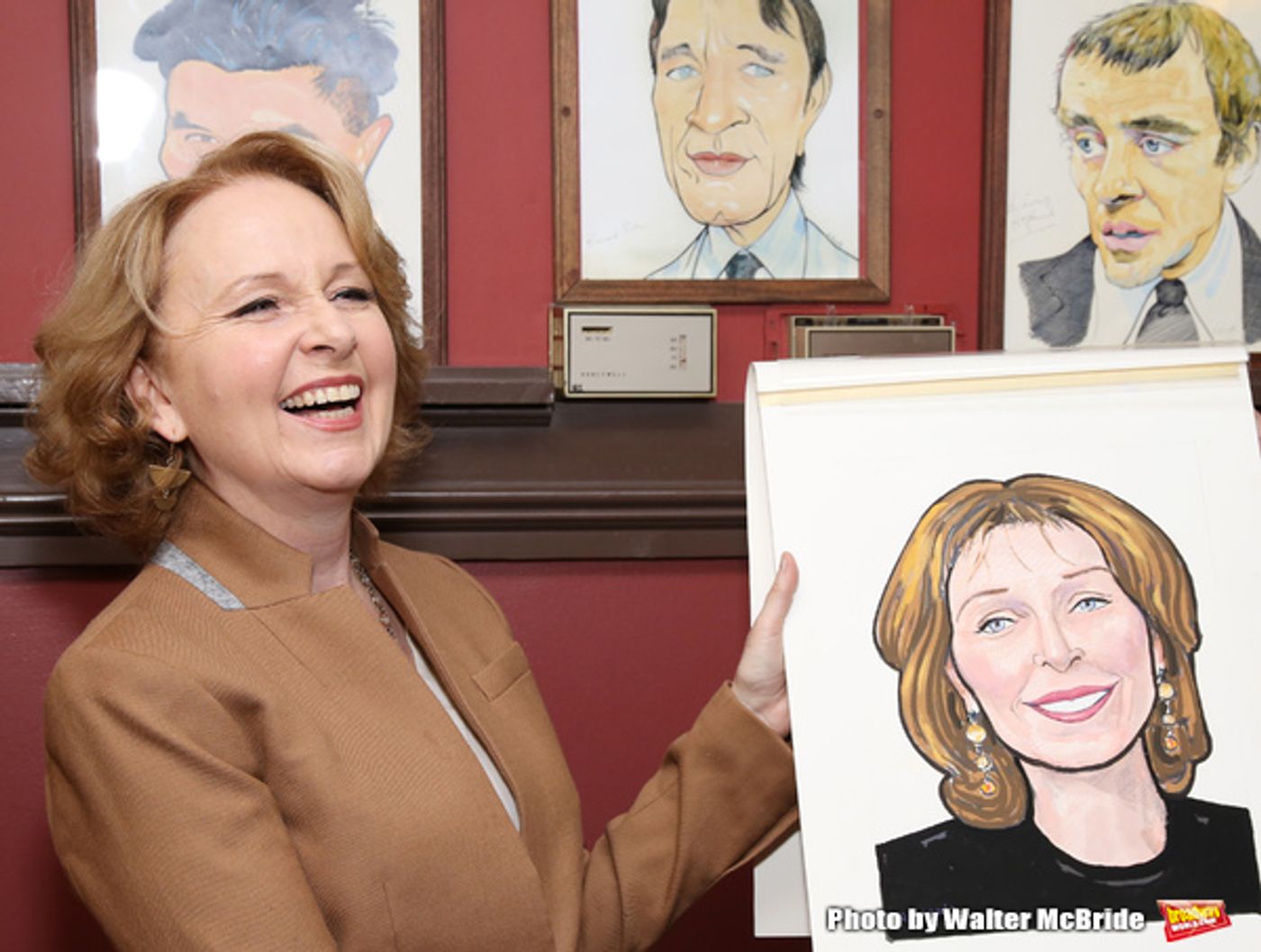 Photo Coverage: PRESENT LAUGHTER's Kate Burton Joins the Fabled Walls of Sardi's!  Image