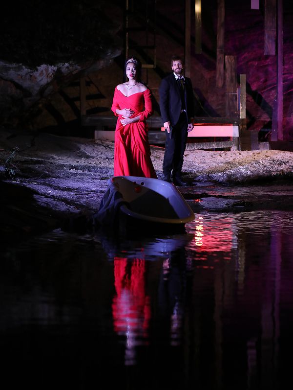 Maythinee Washington, Justin Deeley Photo