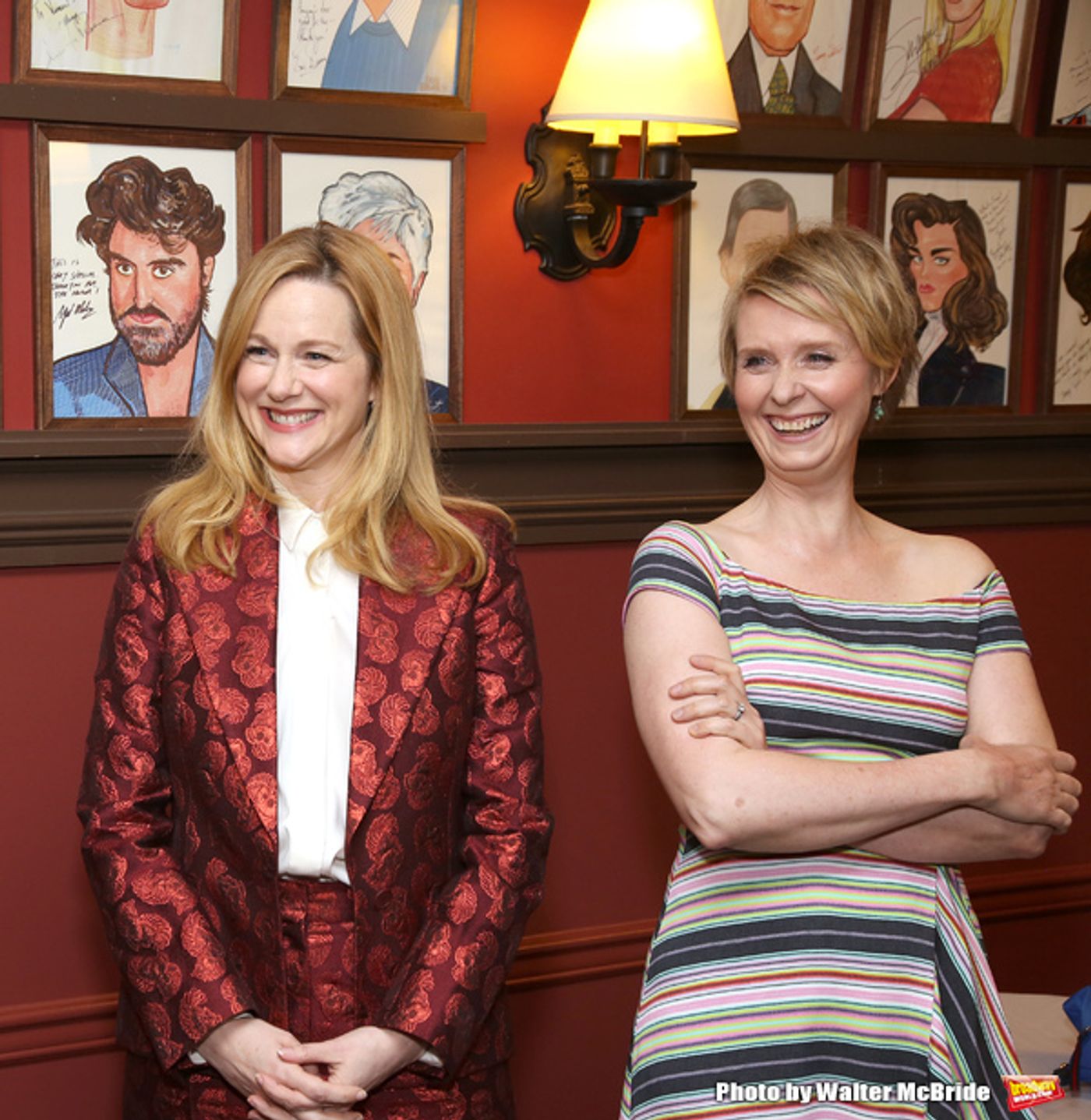 Photo Coverage: Laura Linney and Cynthia Nixon Celebrate Their New Portraits at Sardi's!  Image