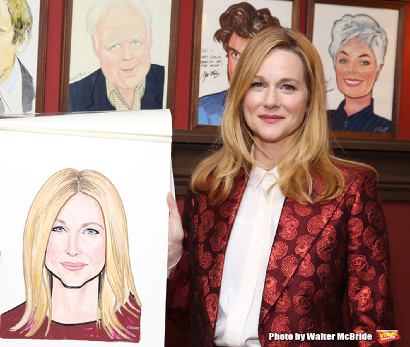 Photo Coverage: Laura Linney and Cynthia Nixon Celebrate Their New Portraits at Sardi's!  Image