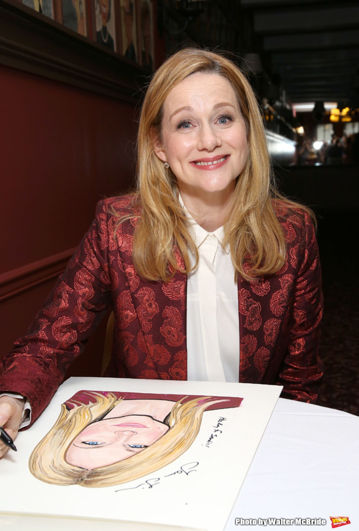 Photo Coverage: Laura Linney and Cynthia Nixon Celebrate Their New Portraits at Sardi's!  Image