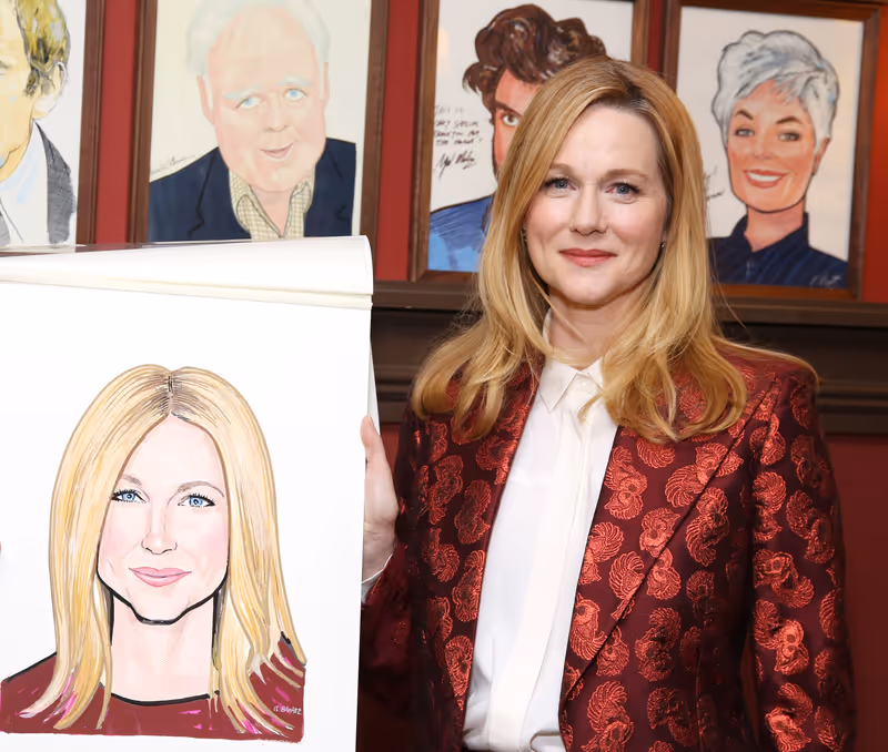 Photo Coverage: Laura Linney and Cynthia Nixon Celebrate Their New Portraits at Sardi's! — photo 11 of 31