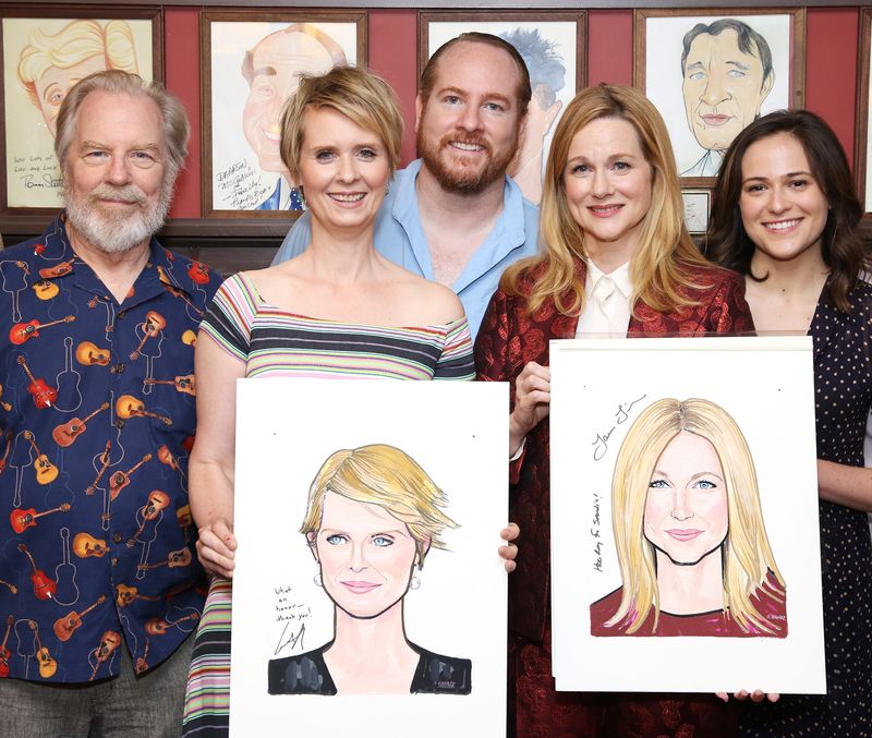 Photo Coverage: Laura Linney and Cynthia Nixon Celebrate Their New Portraits at Sardi's! — photo 26 of 31