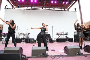 Rhona Bennett, Terry Ellis, and Cindy Herron Photo