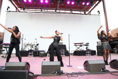 Rhona Bennett, Terry Ellis, and Cindy Herron Photo