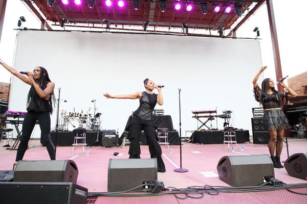 Rhona Bennett, Terry Ellis, and Cindy Herron Photo