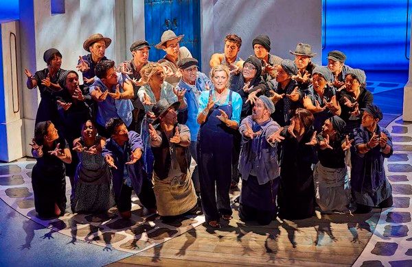 Sara Poyzer with the Mamma Mia! cast Photo