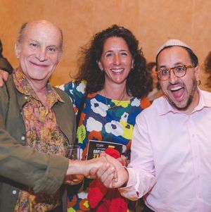 Stephen Mo Hanan, Alexandra Aron, Lipa Schmeltzer Photo