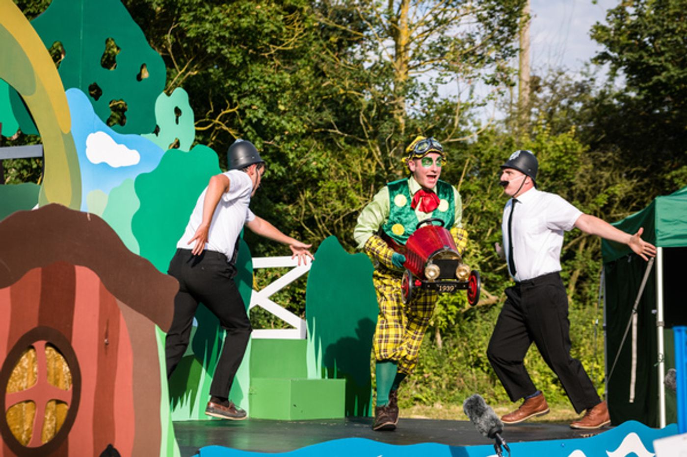 Photo Flash: First Look at Immersion Theatre's Open-Air Production of WIND IN THE WILLOWS  Image