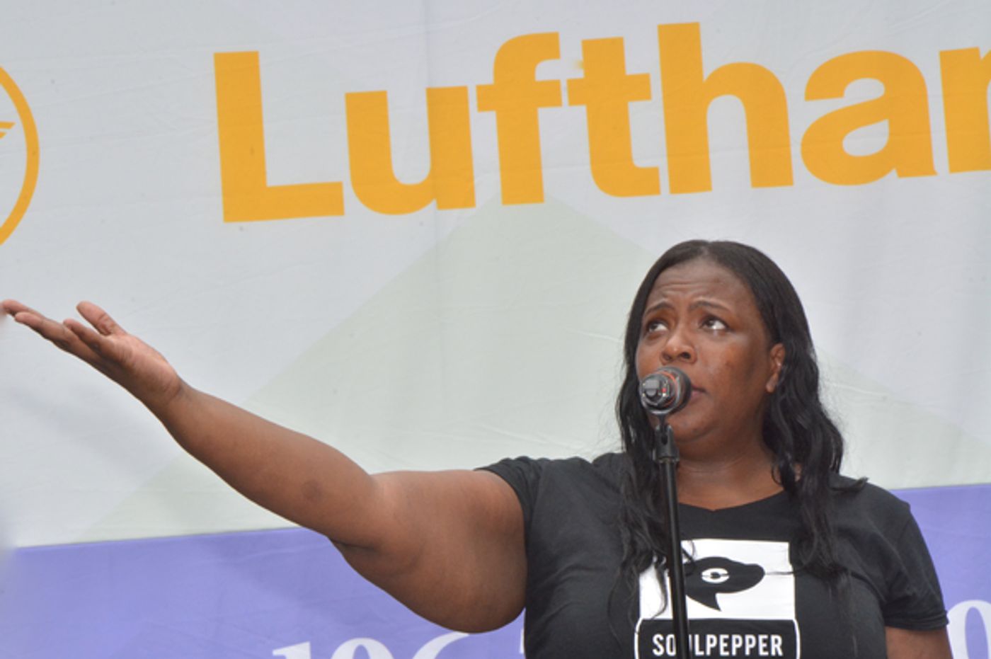 Photo Coverage: Casts of KINKY BOOTS, BEAUTIFUL & More Sing Out at Broadway in Bryant Park!  Image