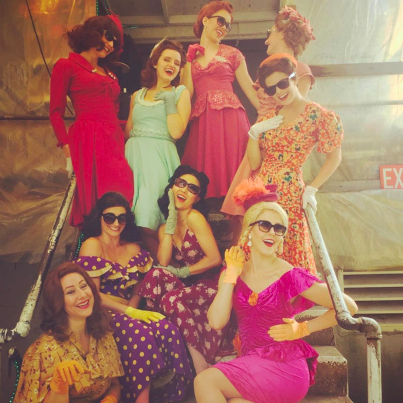 Photo Flash: WICKED Practices a Kiss Goodbye and More Saturday Intermission Pics  Image