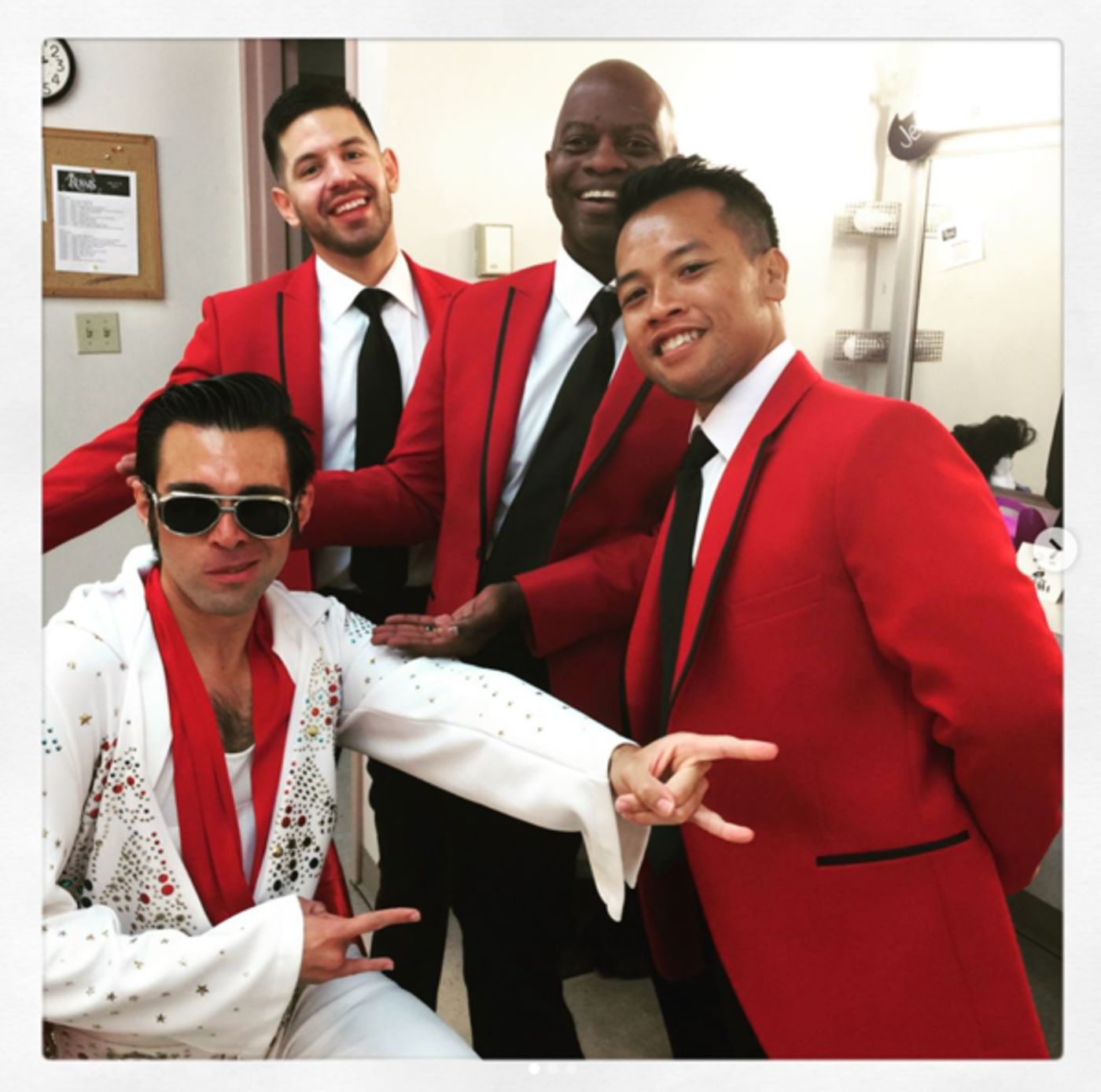 Photo Flash: WICKED Practices a Kiss Goodbye and More Saturday Intermission Pics  Image