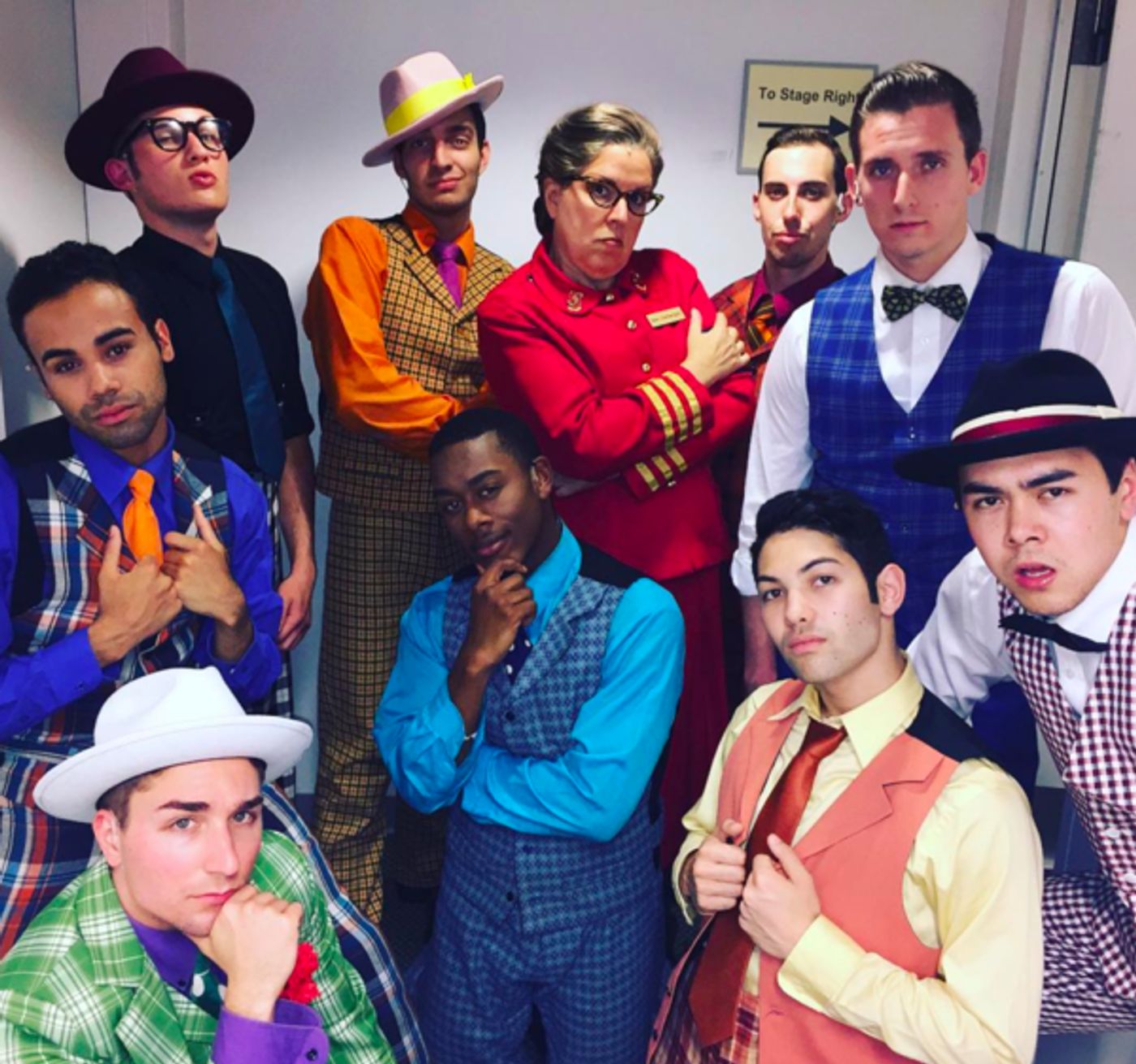 Photo Flash: WICKED Practices a Kiss Goodbye and More Saturday Intermission Pics  Image