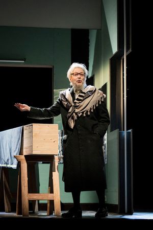 Amanda Lawrence @ BroadwayWorld Amanda Lawrence Photo