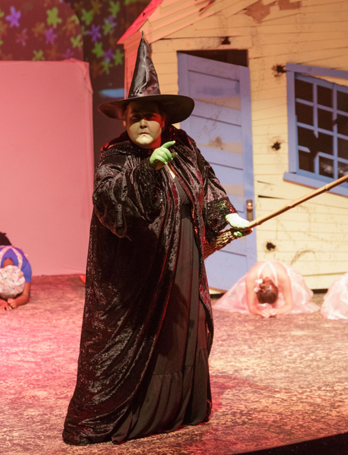 Photo Flash: The Wizard of Oz at the Wilson Theater Photo Flash: The Wizard of Oz at the Wilson Theater Image