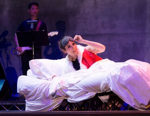 Jamie-Lynn Sigler Photo