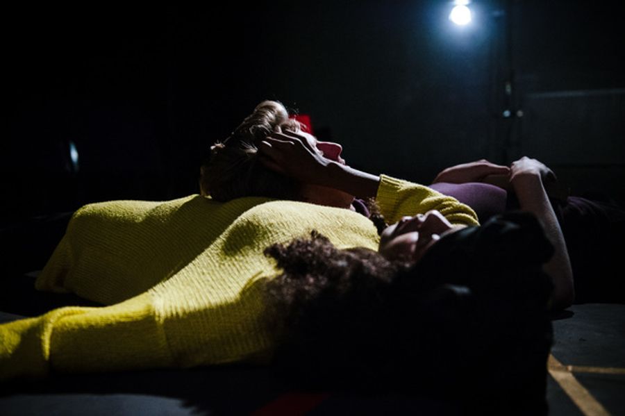 Photo Flash: First Look at AN INJURY at Ovalhouse Image