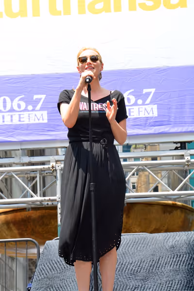 Betsy Wolfe Photo