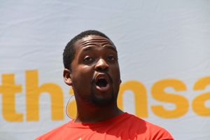 Aaron Michael Ray @ BroadwayWorld Aaron Michael Ray Photo