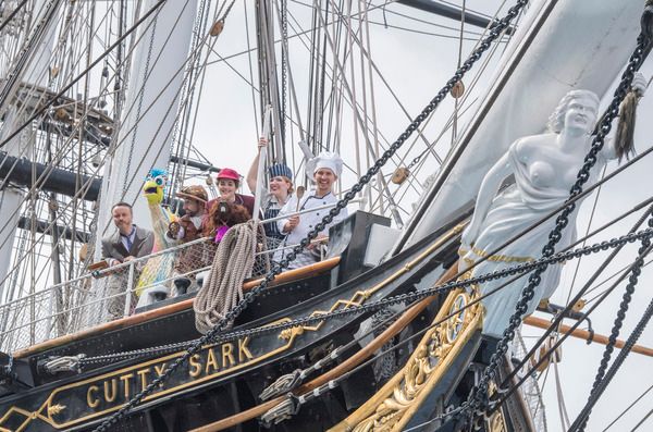 Simon Turner (the Banker), Ben Galpin (The Bellman), Jordan Lee-Harris (The Boy), Pol Photo