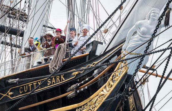 Simon Turner (the Banker), Ben Galpin (The Bellman), Jordan Lee-Harris (The Boy), Pol Photo