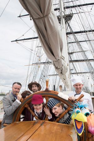 Simon Turner (the Banker), Ben Galpin (The Bellman), Jordan Lee-Harris (The Boy), Pol Photo