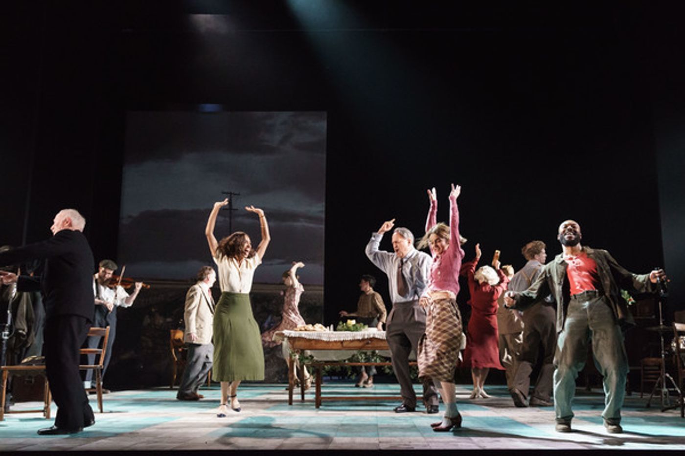 Photo Flash: First Look at GIRL FROM THE NORTH COUNTRY at the Old Vic  Image