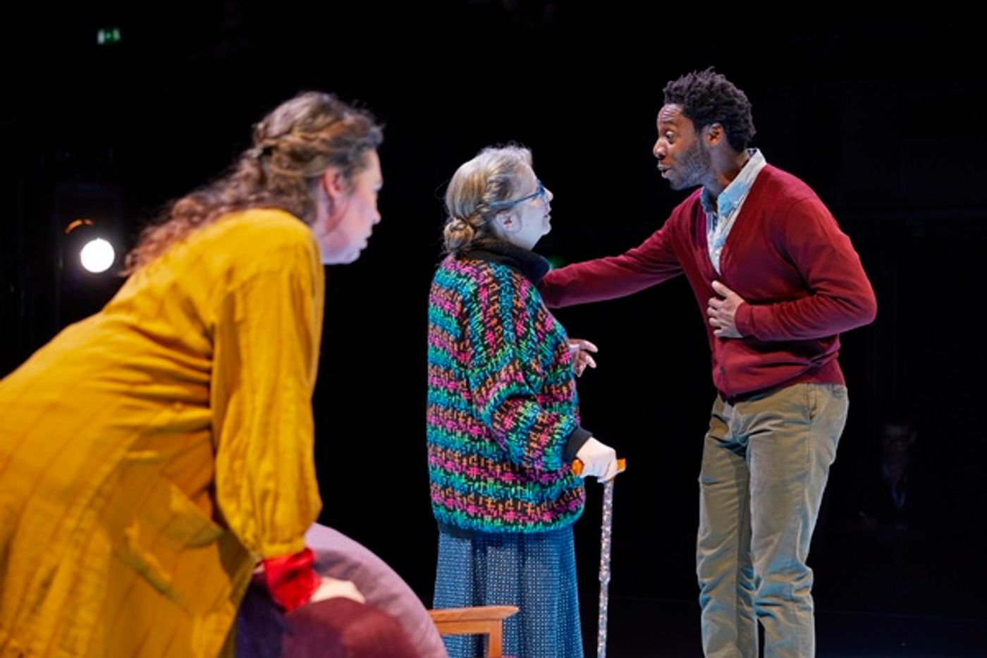 Photo Flash: First Look at MOSQUITOES at the National Theatre  Image