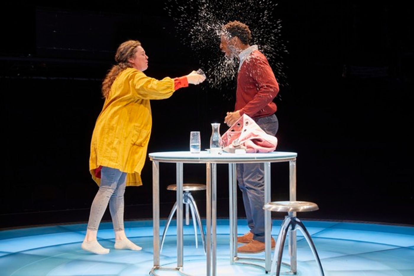 Photo Flash: First Look at MOSQUITOES at the National Theatre  Image