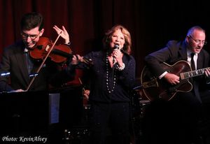 Aaron Weinstein, Linda Lavin and Ron Affif @ BroadwayWorld Aaron Weinstein, Linda Lavin and Ron Affif Photo
