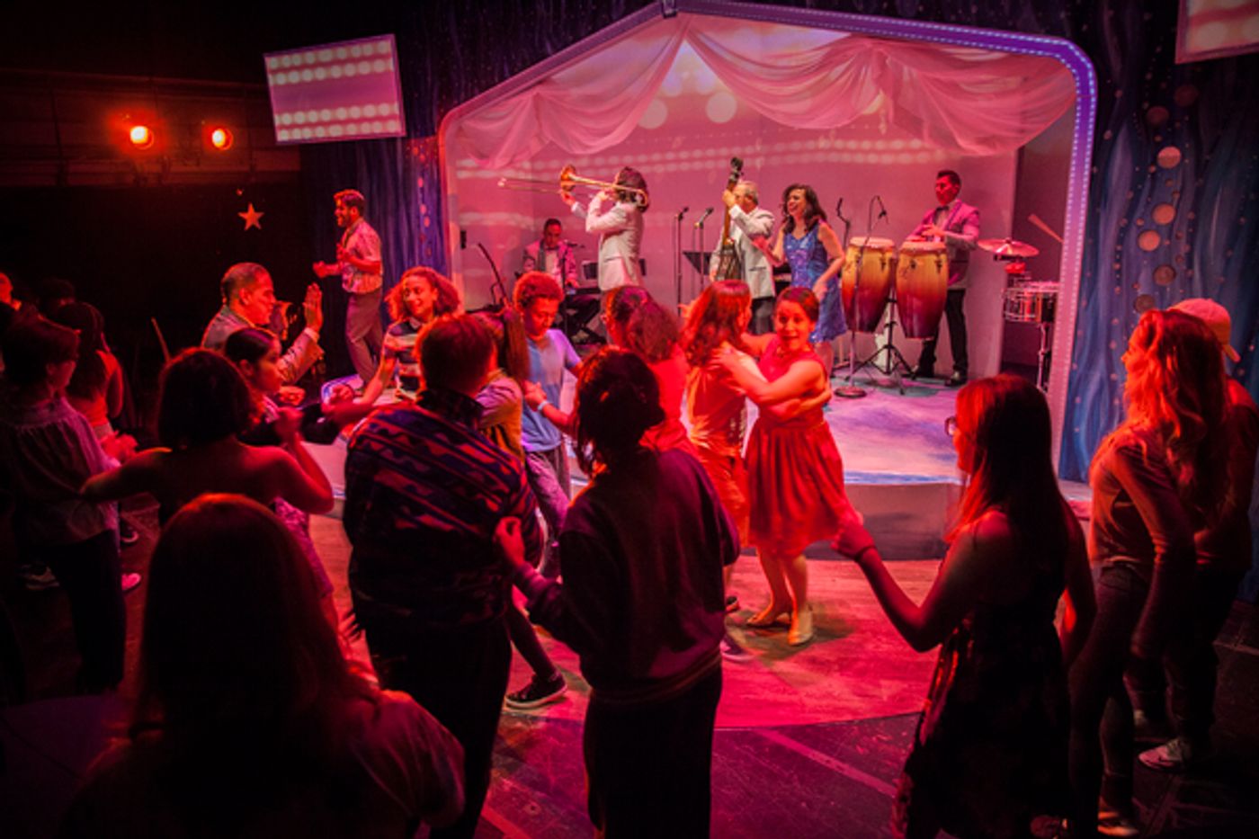 Photo Flash: Teatro Vista Brings Nightclub Energy to Goodman Theatre in LA HAVANA MADRID Photo Flash: Teatro Vista Brings Nightclub Energy to Goodman Theatre in LA HAVANA MADRID Image