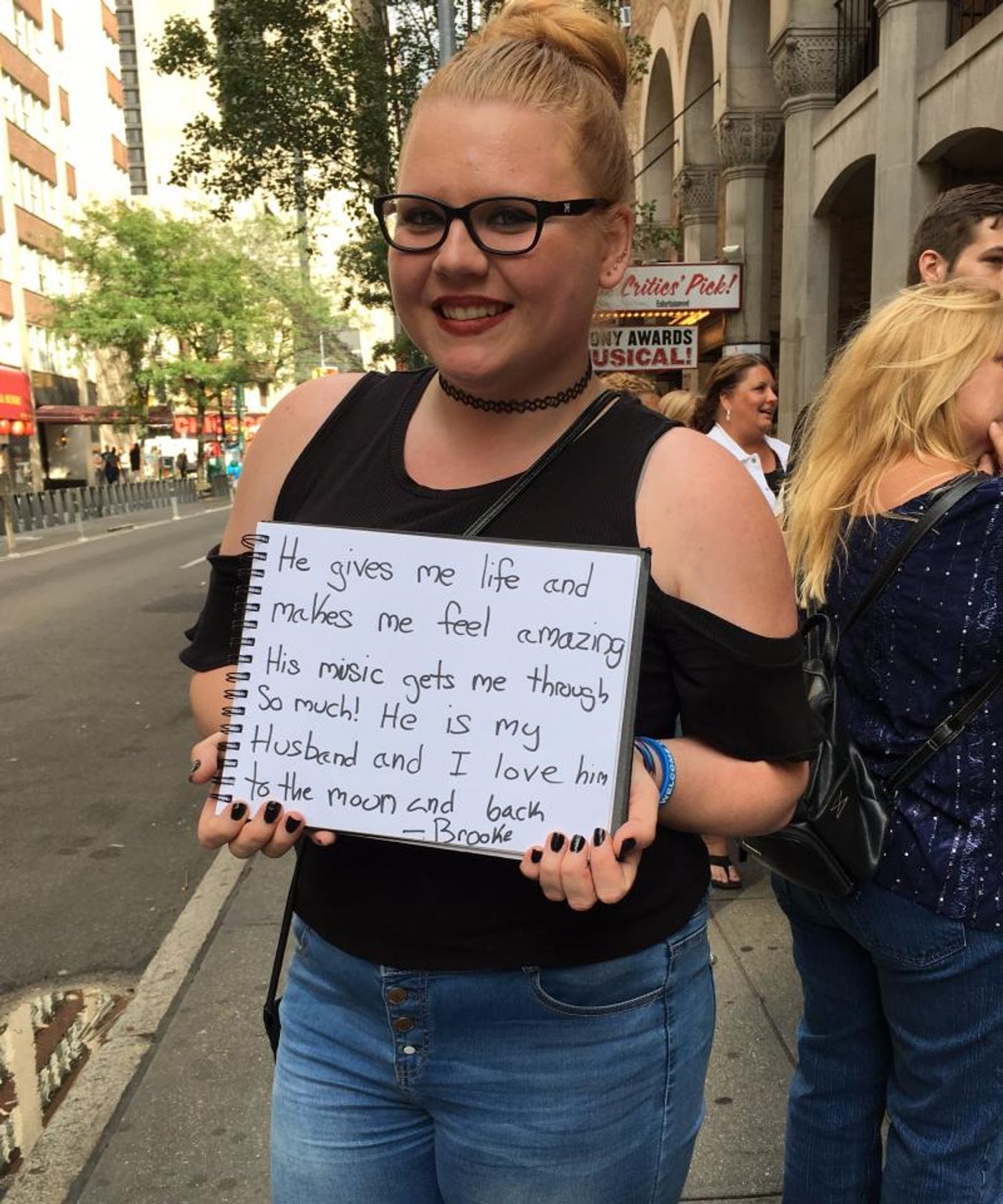 Stage Door Secrets: Visiting KINKY BOOTS with Brendon Urie's Biggest Fans!  Image