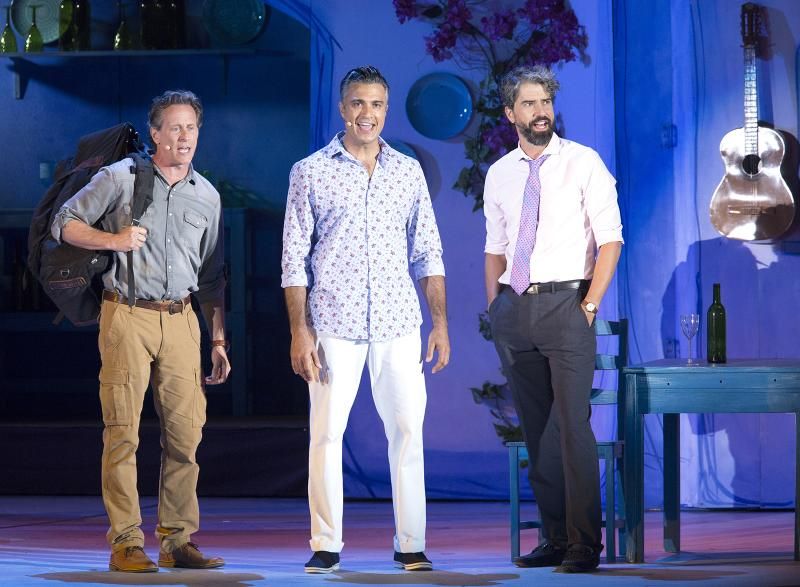 Review: Nettles and Cameron Lead an Exuberant MAMMA MIA! at the Hollywood Bowl Image