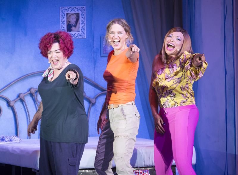 Review: Nettles and Cameron Lead an Exuberant MAMMA MIA! at the Hollywood Bowl Image