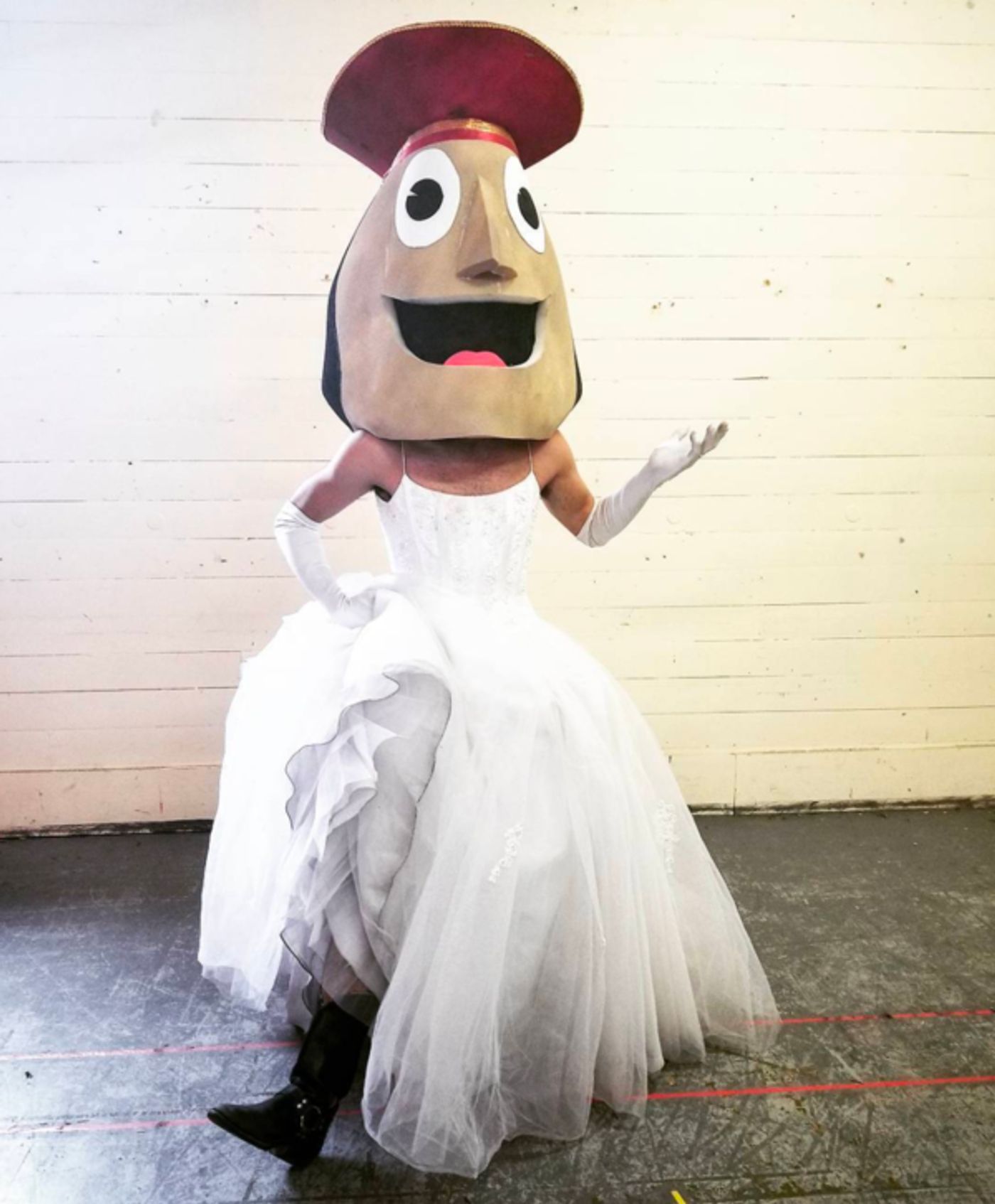 Photo Flash: Hoop, Hoop, Hooray! THE KING AND I Celebrates a Two Show Day, and More Saturday Intermission Pics!  Image