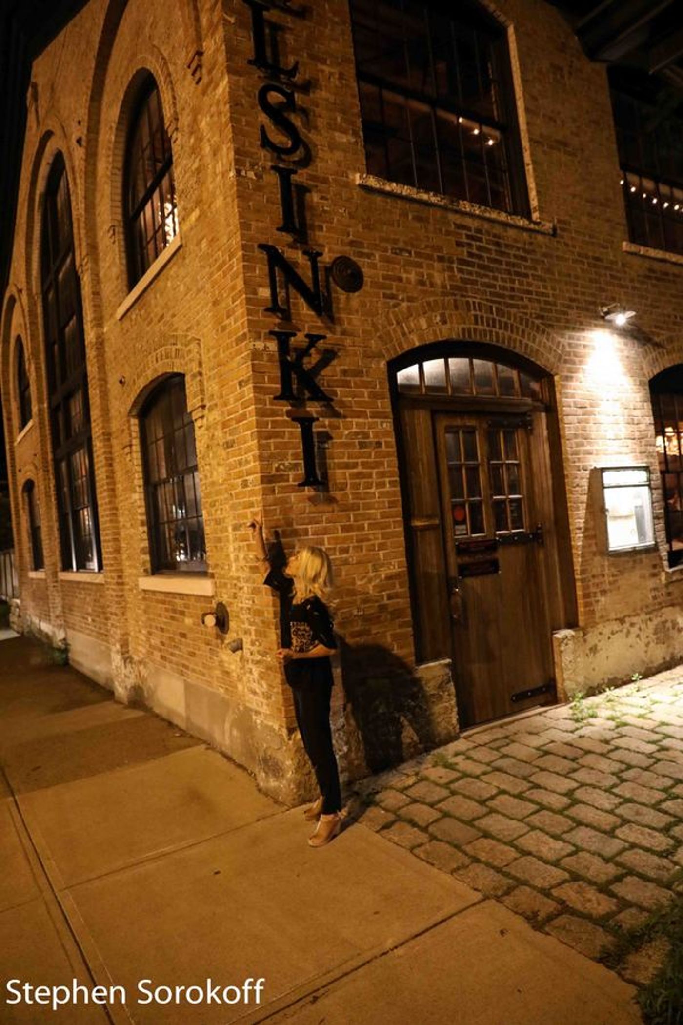 Photo Coverage: Linda Lavin Plays Helsinki On Broadway  Image