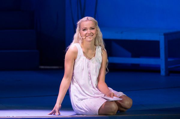 Photo Flash: First Look at Jennifer Nettles, Dove Cameron, Corbin Bleu and More in MAMMA MIA! at The Hollywood Bowl — photo 1 of 23