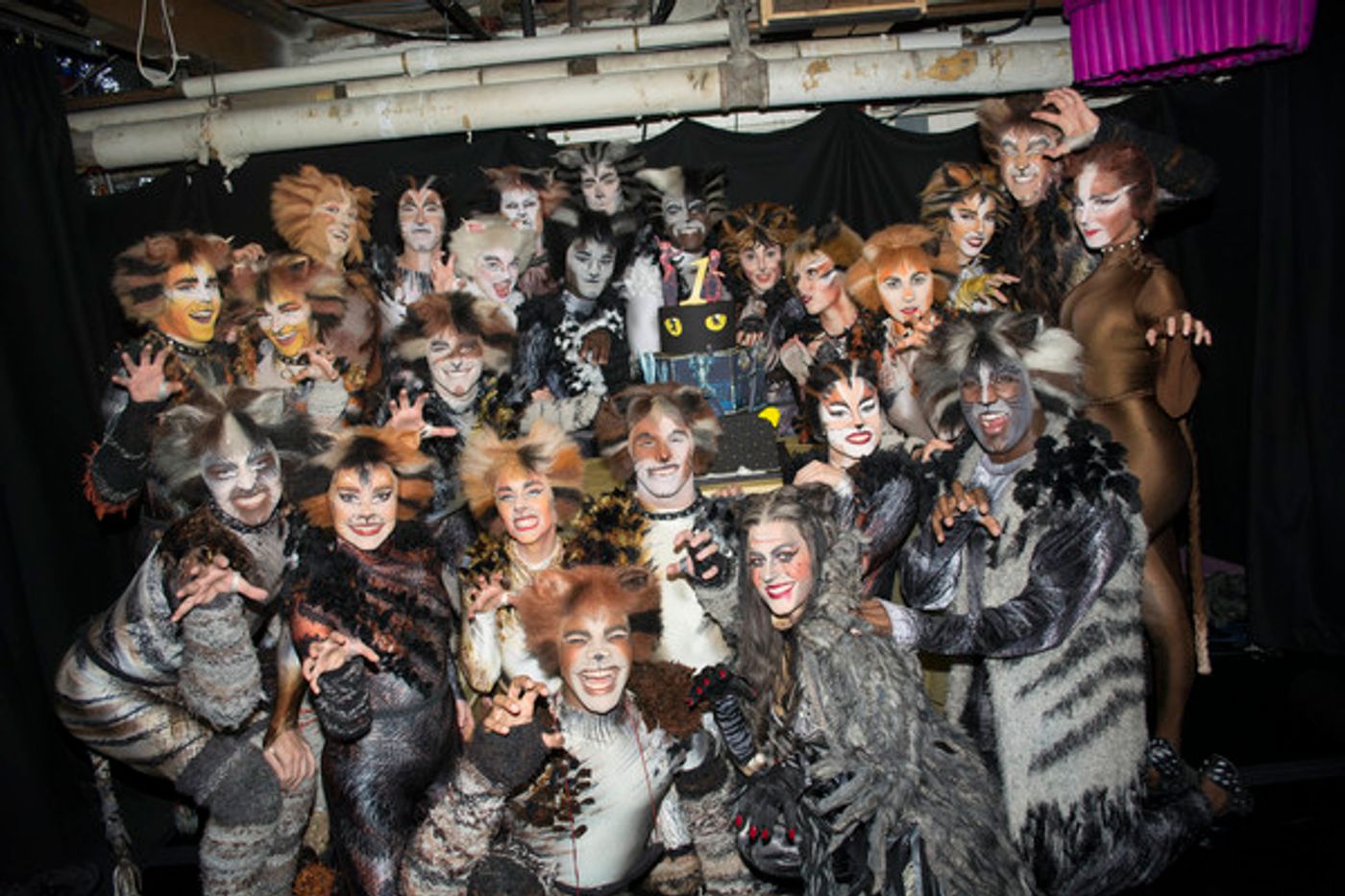 Photo Flash: CATS Revival Claws Into Cake, Celebrates One Year on Broadway  Image