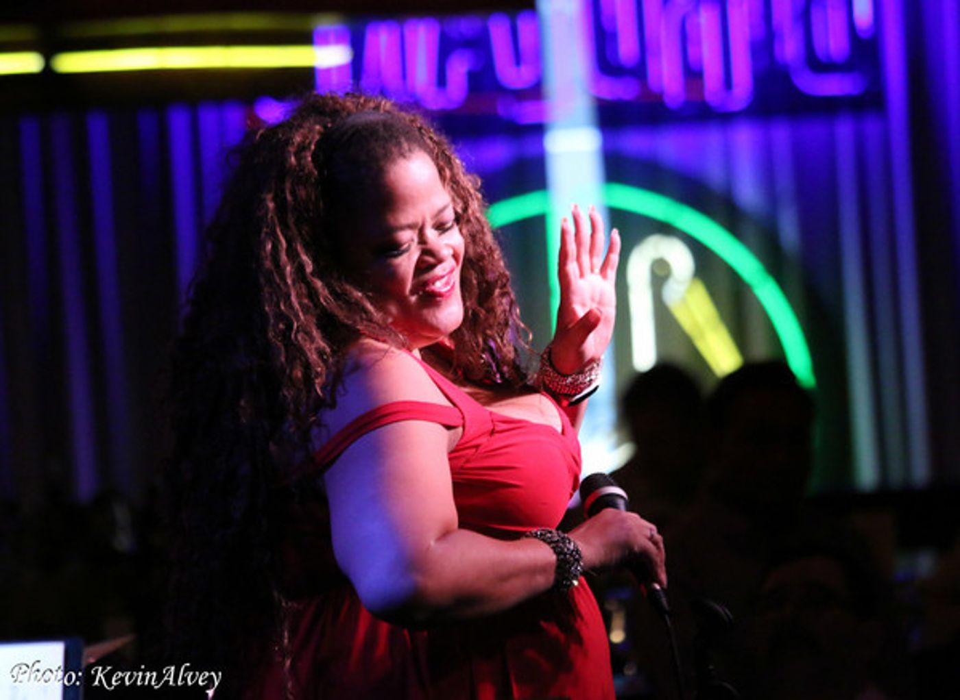 Photo Flash: Natalie Douglas Returns to BROADWAY AT BIRDLAND  Image