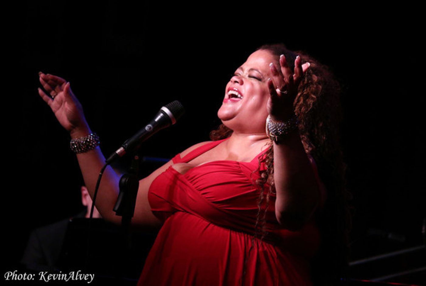 Photo Flash: Natalie Douglas Returns to BROADWAY AT BIRDLAND  Image