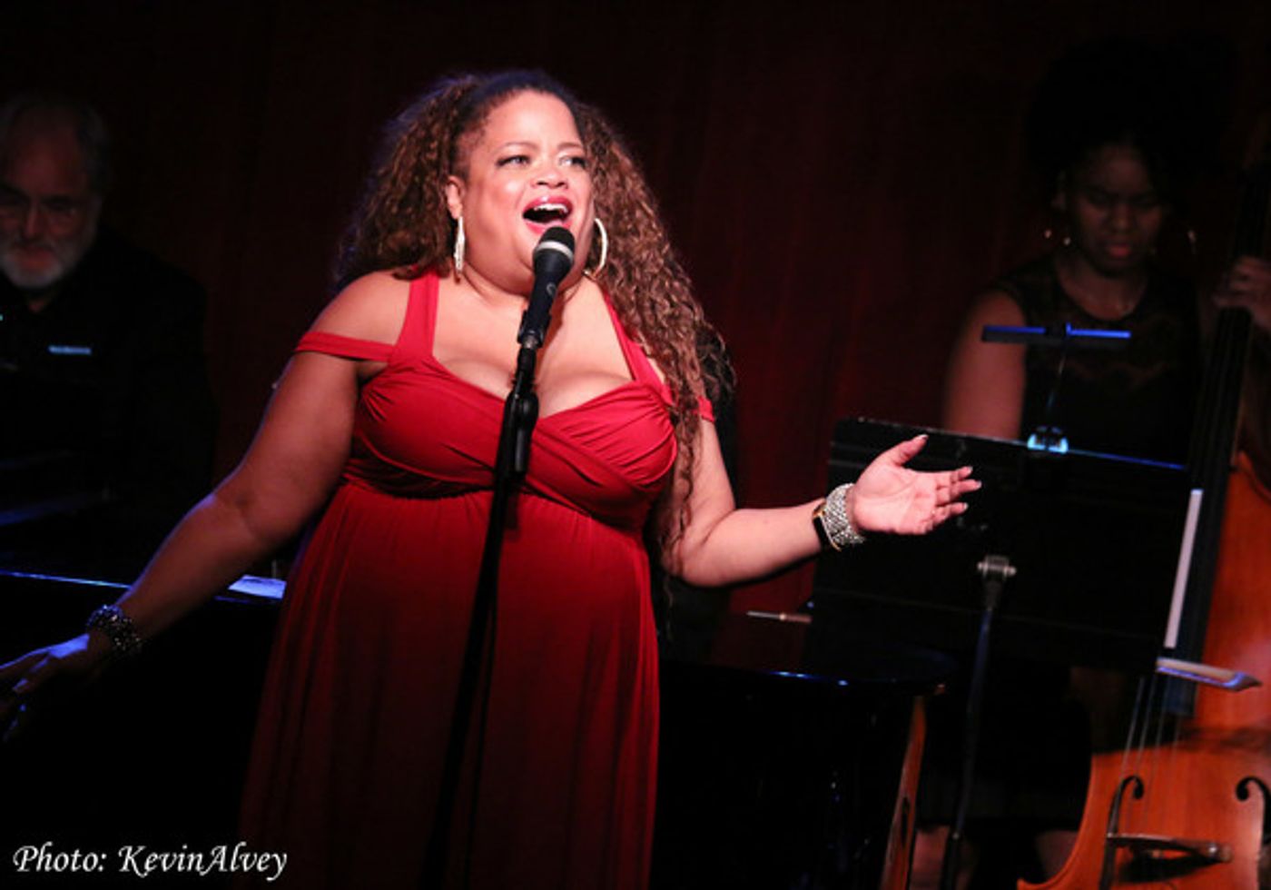 Photo Flash: Natalie Douglas Returns to BROADWAY AT BIRDLAND  Image