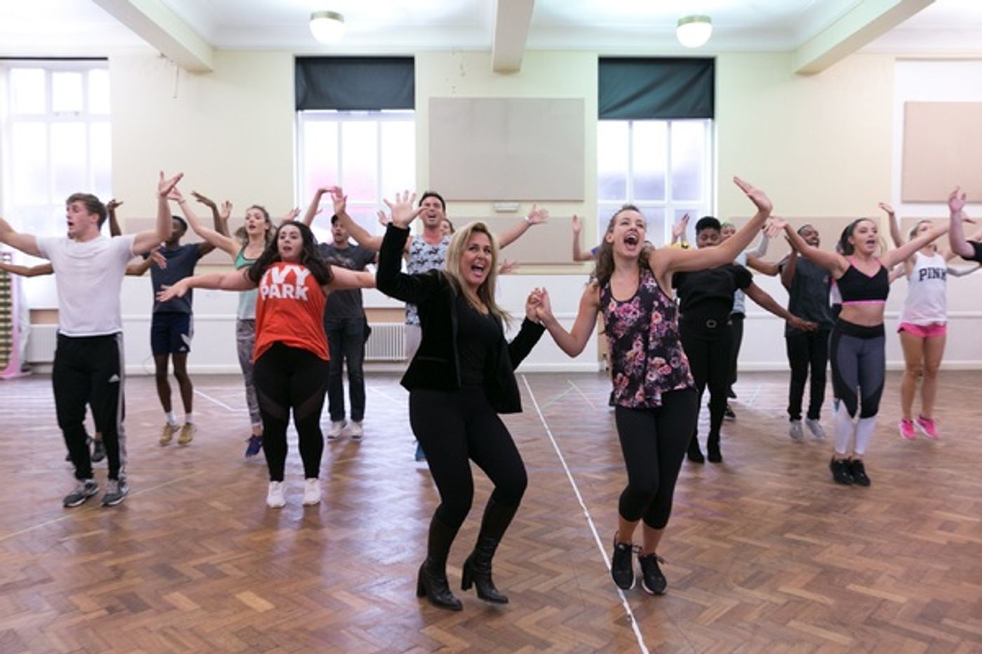 Photo Flash: Welcome to the 60s! Inside Rehearsals for HAIRSPRAY Ahead of UK Tour  Image