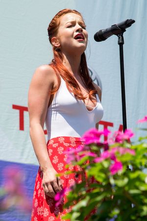 Lauren Zakrin @ BroadwayWorld Lauren Zakrin Photo