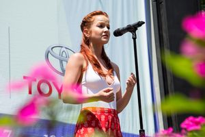 Lauren Zakrin @ BroadwayWorld Lauren Zakrin Photo