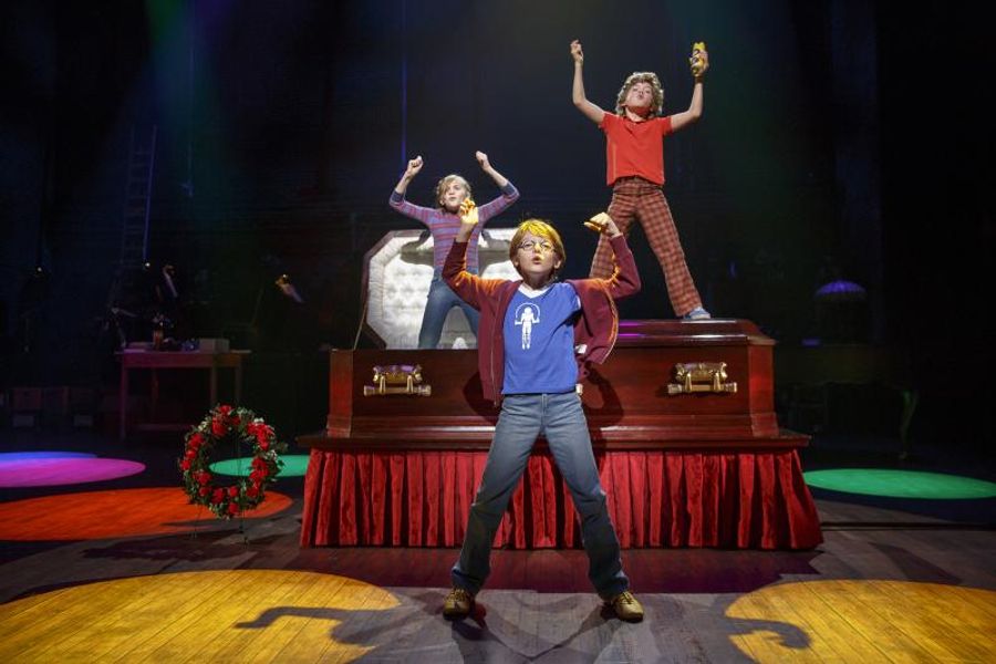 Review: Beautifully Poignant FUN HOME Tour Moves Into OC's Segerstrom Center Image