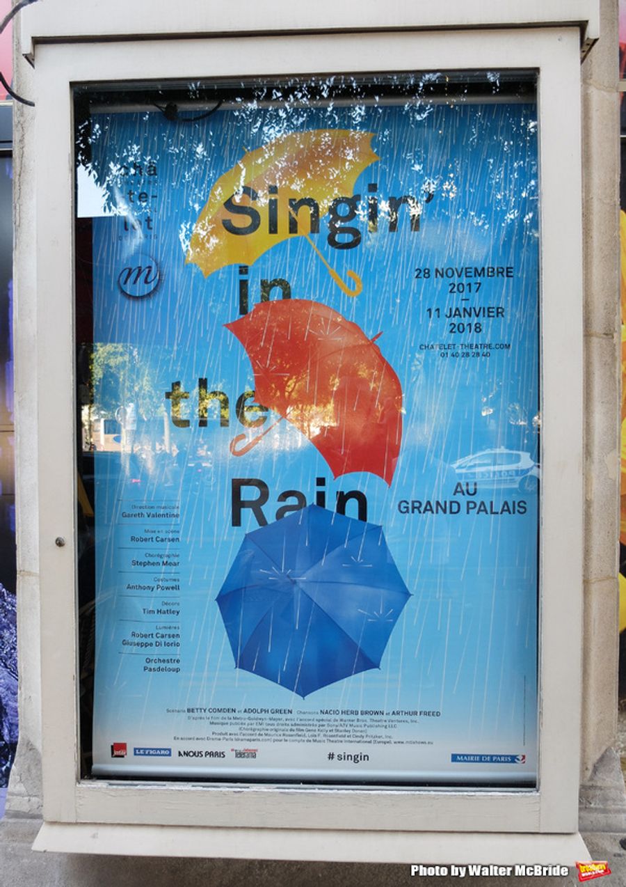 UP ON THE MARQUEE: Paris Billboards for SINGING IN THE RAIN Image