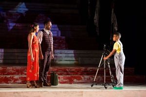 Elizabeth Thomas, Robert Johanson and Myles Crain @ BroadwayWorld Elizabeth Thomas, Robert Johanson and Myles Crain Photo