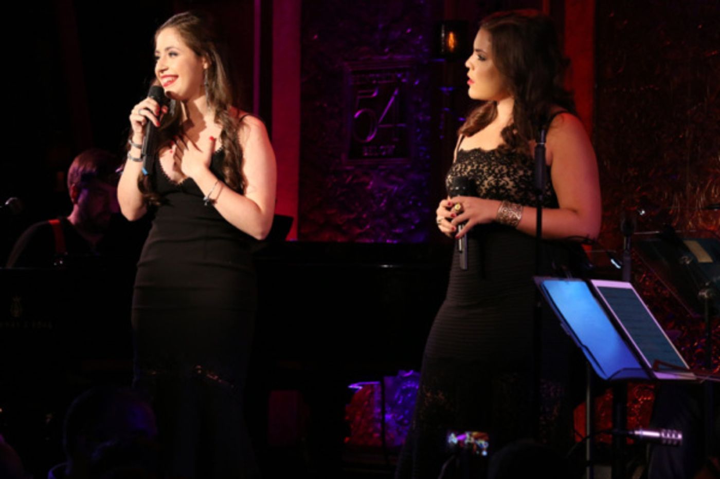 Photo Flash: Sarah Fernandez and Lauren Baez Bring DOS DIVAS to Feinstein's/54 Below  Image