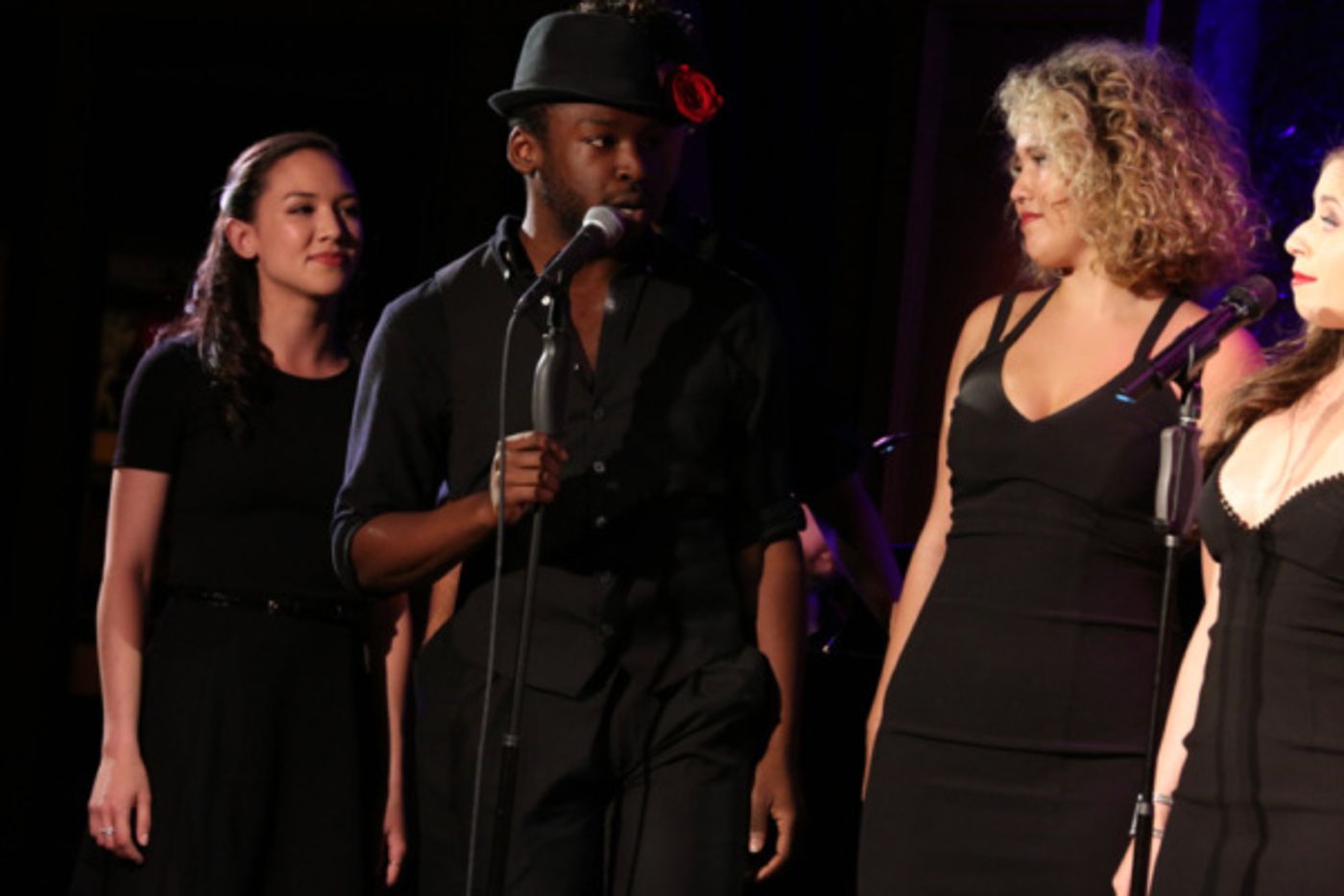 Photo Flash: Sarah Fernandez and Lauren Baez Bring DOS DIVAS to Feinstein's/54 Below  Image